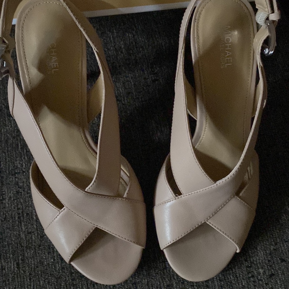 Lightly worn Michael Kors low heel sandals - Picture 2 of 4